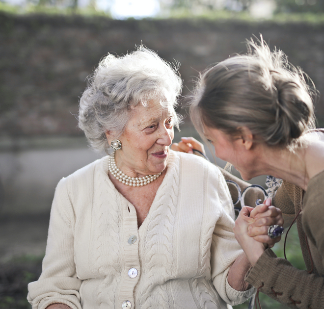 Photo de Andrea Piacquadio: https://www.pexels.com/fr-fr/photo/deux-femmes-adultes-cote-a-cote-3768114/
